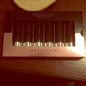BNIB Anastasia Beverly Hills Matte Lipstick set
